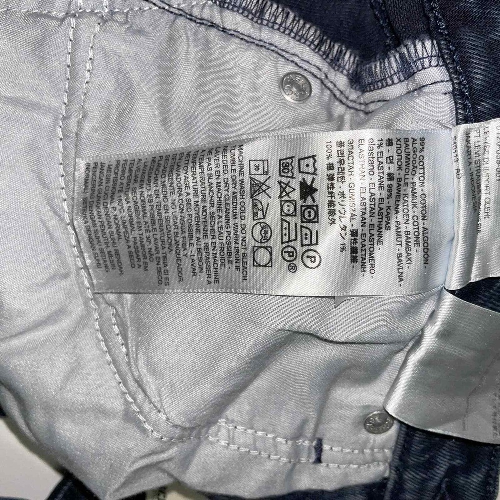 NWT Levi's Premium Wedgie Jeans Women's Button Fly New High Rise Tapered Leg 25 - Picture 10 of 15